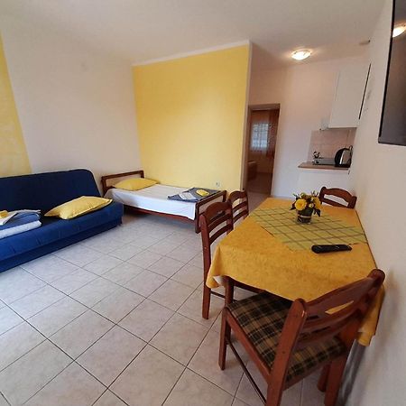 Apartments With A Parking Space Gradac, Makarska - 11332 グラダツ 部屋 写真